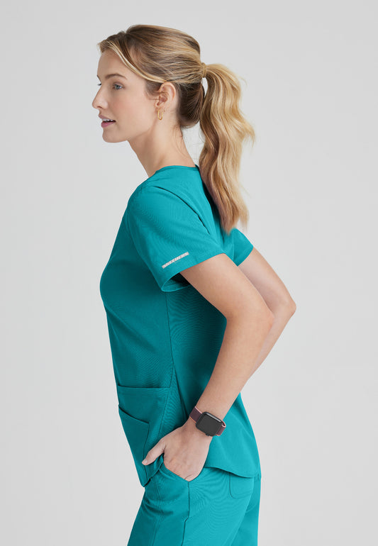 Women's Breeze 3-Pocket Curved V-Neck Top (SK101)