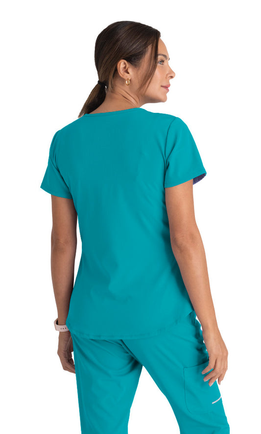 Women's Breeze 3-Pocket Curved V-Neck Top