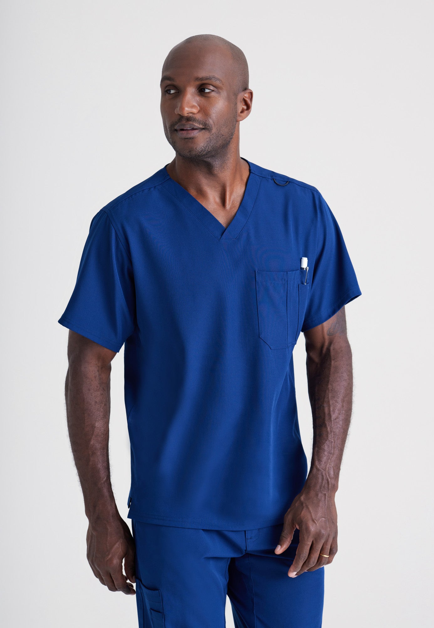 Skechers™ By Barco SK0112 Men's Structure 1-Pocket V-Neck Tuck-In Top