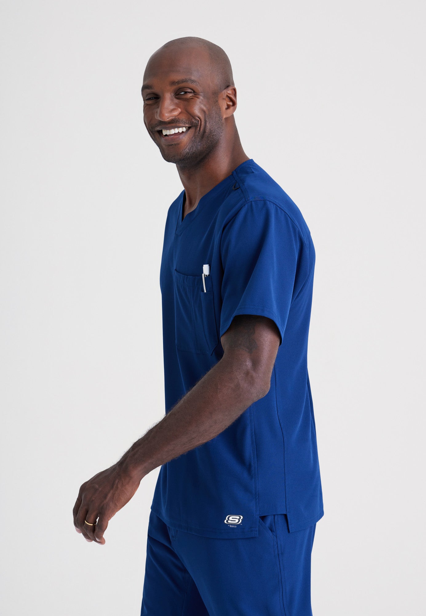 Skechers™ By Barco SK0112 Men's Structure 1-Pocket V-Neck Tuck-In Top