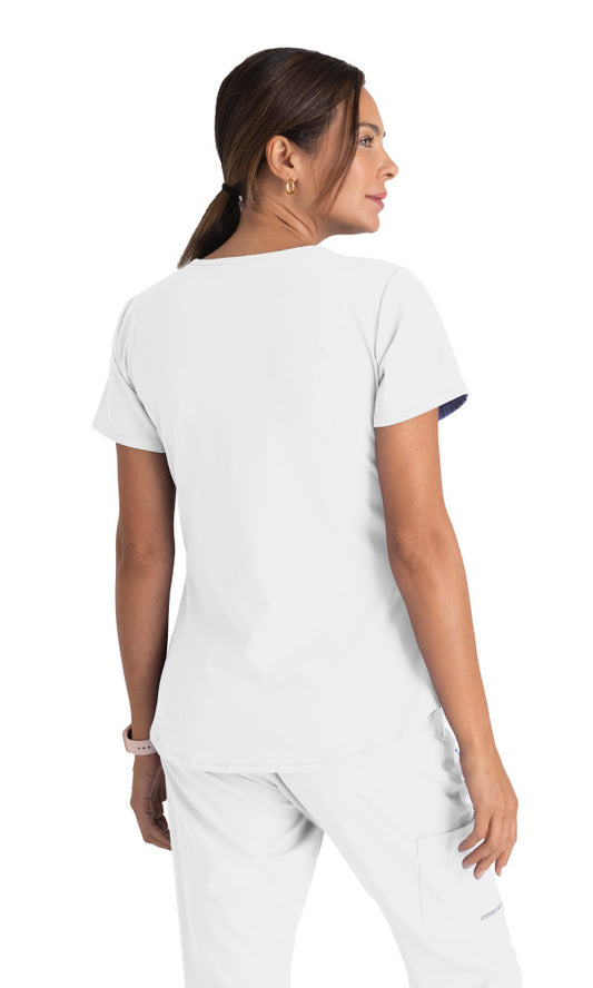 Women's Breeze 3-Pocket Curved V-Neck Top SK101