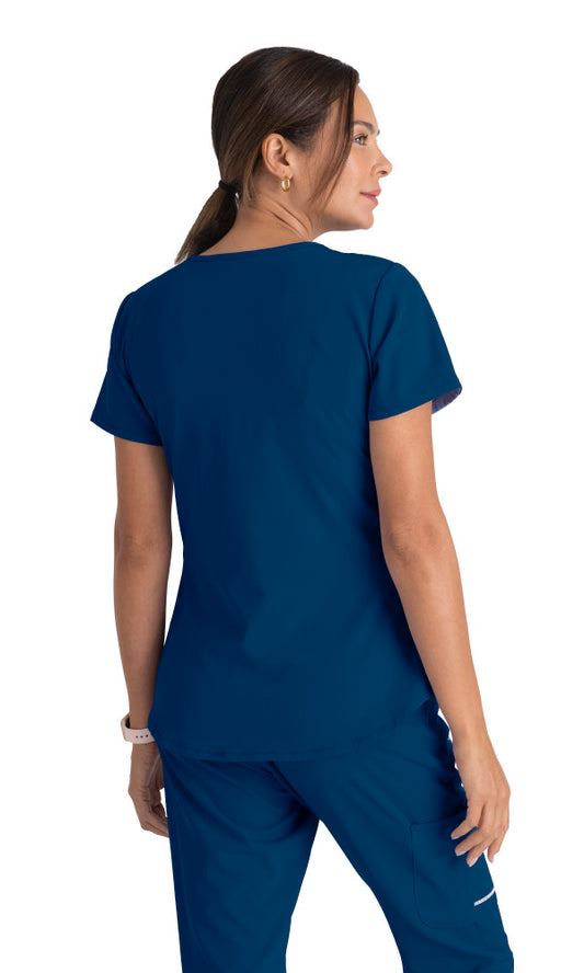 Women's Breeze 3-Pocket Curved V-Neck Top (SK101)